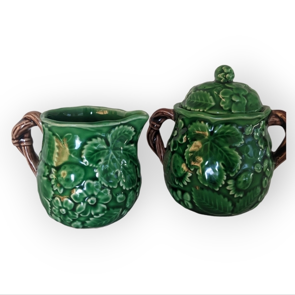 Vintage 1983 Haldon Group Porcelain Green Strawberry Floral sugar and cream set - Picture 7 of 9